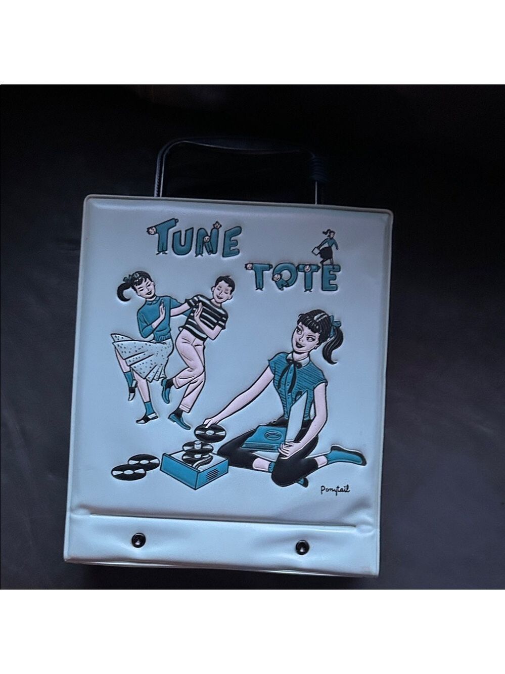 Vintage Tune Tote Record Case - White and Black with 20 45’s